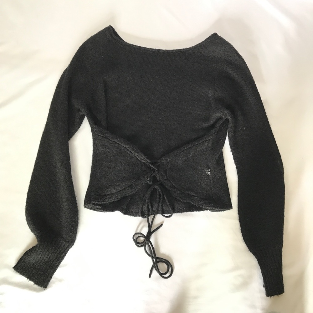 ART- black sweater with front or back waist ties - Picture 5 of 12